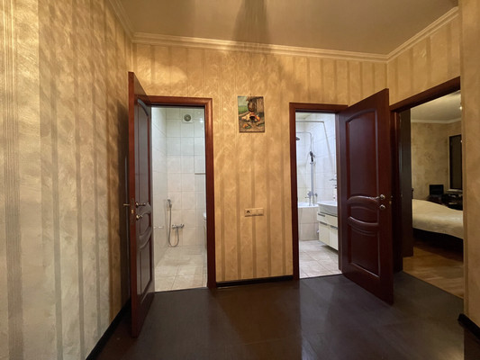 Продам трехкомнатную (3-комн.) квартиру, Ленина ул, 19, Октябрьский рп