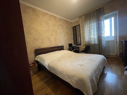 Продам трехкомнатную (3-комн.) квартиру, Ленина ул, 19, Октябрьский рп