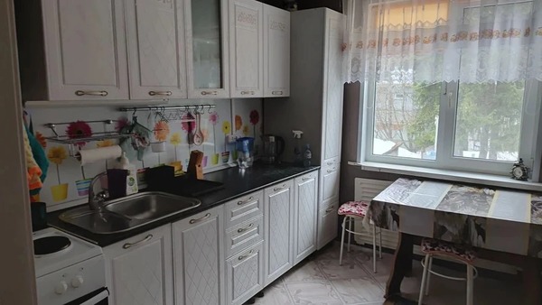 Продам двухкомнатную (2-комн.) квартиру, Рознина ул, 72, Ханты-Мансийск г