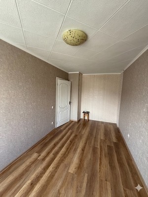 Продам двухкомнатную (2-комн.) квартиру, Строительная ул, 13, Саки г