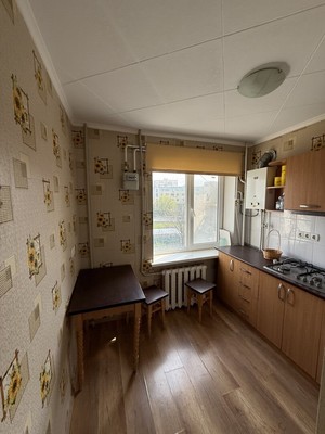 Продам двухкомнатную (2-комн.) квартиру, Строительная ул, 13, Саки г