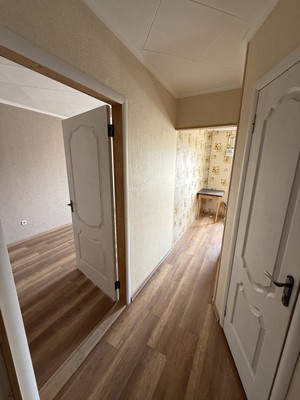 Продам двухкомнатную (2-комн.) квартиру, Строительная ул, 13, Саки г