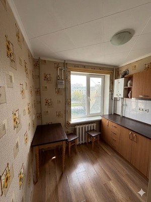 Продам двухкомнатную (2-комн.) квартиру, Строительная ул, 13, Саки г