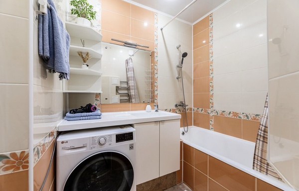 Продам двухкомнатную (2-комн.) квартиру, Меридианная ул, 10, Казань г