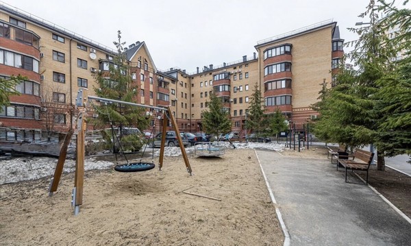 Продам двухкомнатную (2-комн.) квартиру, Меридианная ул, 10, Казань г