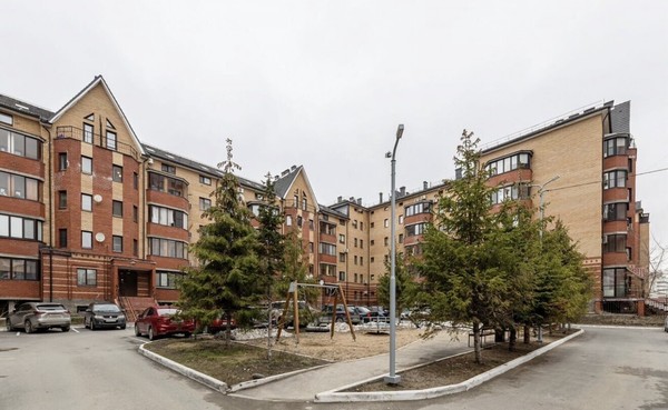 Продам двухкомнатную (2-комн.) квартиру, Меридианная ул, 10, Казань г