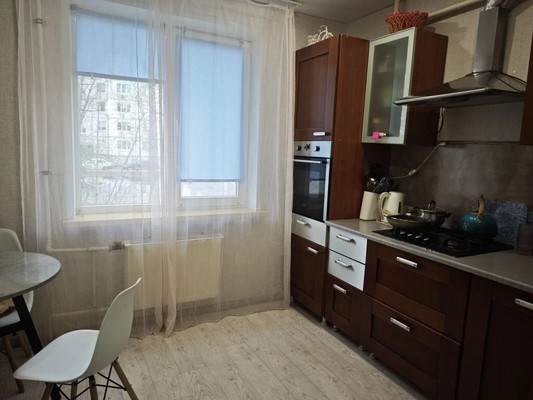 Продам двухкомнатную (2-комн.) квартиру, Маршала Чуйкова ул, 14, Казань г