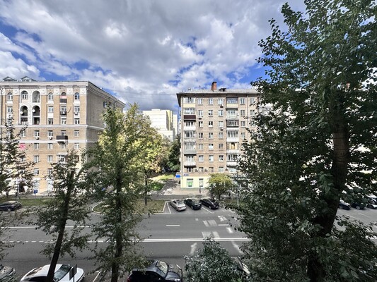 Продам многокомнатную квартиру, Бочкова ул, 5, Москва г