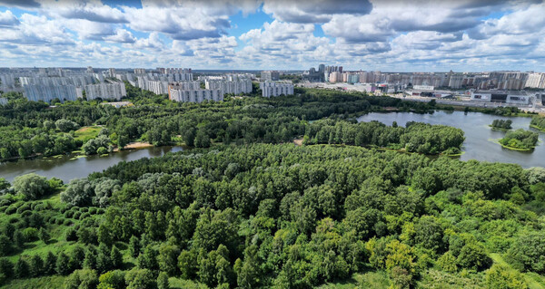 Продам трехкомнатную (3-комн.) квартиру, Исаковского ул, 4к2, Москва г
