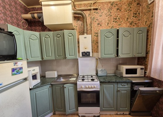 Продам двухкомнатную (2-комн.) квартиру, Суворовская ул, 53, Новороссийск г