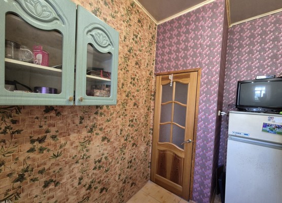 Продам двухкомнатную (2-комн.) квартиру, Суворовская ул, 53, Новороссийск г