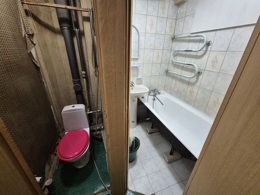 Продам двухкомнатную (2-комн.) квартиру, Героев Десантников ул, 33, Новороссийск г