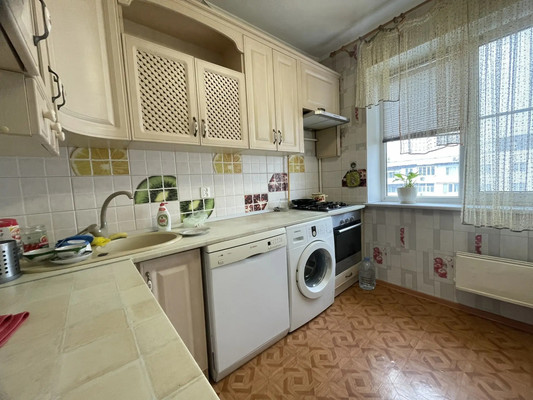 Продам двухкомнатную (2-комн.) квартиру, Южная ул, 6, Новороссийск г
