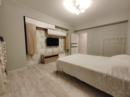Продам трехкомнатную (3-комн.) квартиру, Дзержинского пр-кт, 244к7, Новороссийск г