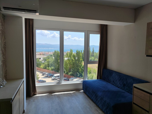 Продам трехкомнатную (3-комн.) квартиру, Дзержинского пр-кт, 244к7, Новороссийск г