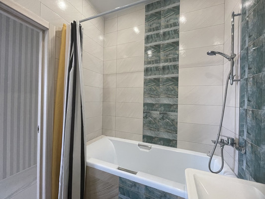 Продам однокомнатную (1-комн.) квартиру, Котанова ул, 7к3, Новороссийск г