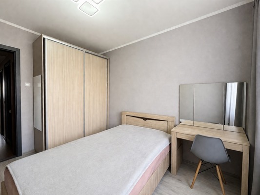 Продам трехкомнатную (3-комн.) квартиру, Пионерская ул, 17, Новороссийск г