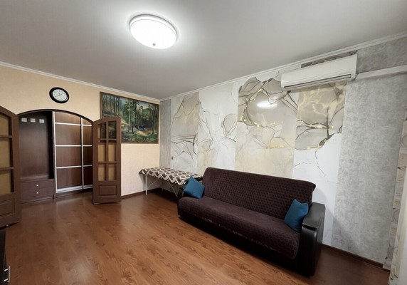 Продам трехкомнатную (3-комн.) квартиру, Пионерская ул, 17, Новороссийск г