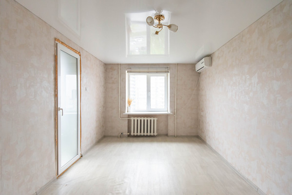 Продам двухкомнатную (2-комн.) квартиру, Королева пр-кт, 9/1, Ростов-на-Дону г