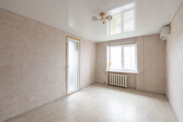 Продам двухкомнатную (2-комн.) квартиру, Королева пр-кт, 9/1, Ростов-на-Дону г