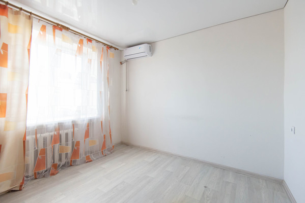 Продам двухкомнатную (2-комн.) квартиру, Королева пр-кт, 9/1, Ростов-на-Дону г