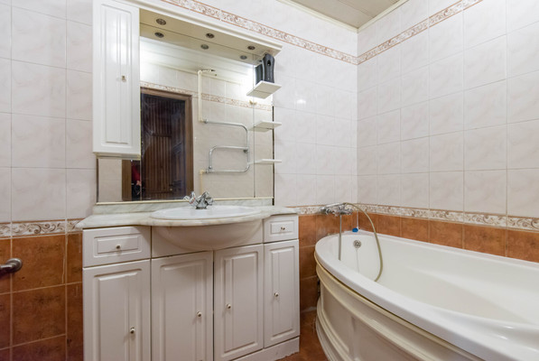 Продам двухкомнатную (2-комн.) квартиру, Королева пр-кт, 9/1, Ростов-на-Дону г