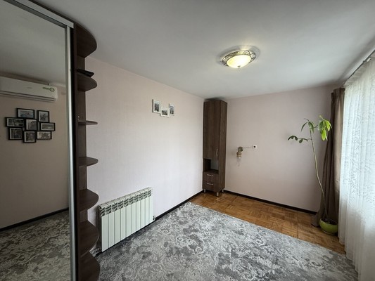 Продам двухкомнатную (2-комн.) квартиру, Молодых Подпольщиков ул, 10, Симферополь г
