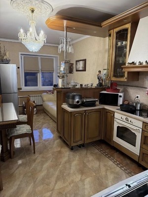 Продам трехкомнатную (3-комн.) квартиру, Октябрьский пр-кт, 145, Люберцы г