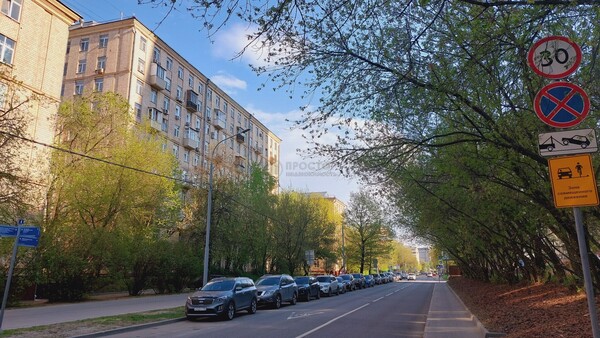 Продам двухкомнатную (2-комн.) квартиру, Зорге ул, 10к2, Москва г