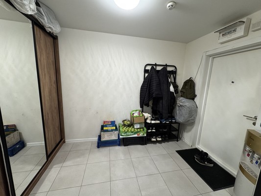 Продам трехкомнатную (3-комн.) квартиру, Новомосковская ул, 9, Москва г