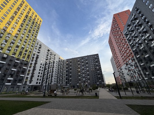 Продам трехкомнатную (3-комн.) квартиру, Новомосковская ул, 9, Москва г