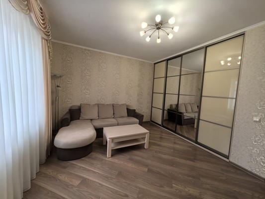 Продам двухкомнатную (2-комн.) квартиру, Жиленкова ул, 8Б, Калининград г