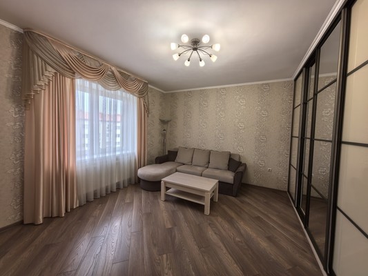 Продам двухкомнатную (2-комн.) квартиру, Жиленкова ул, 8Б, Калининград г