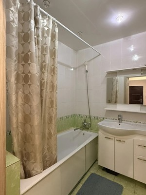 Продам двухкомнатную (2-комн.) квартиру, Сиреневая ул, 4, Барнаул г