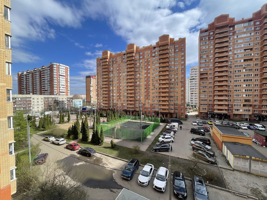 Продам однокомнатную (1-комн.) квартиру, 60 лет Победы ул, 8, Октябрьский рп