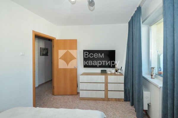 Продам двухкомнатную (2-комн.) квартиру, Петухова ул, 103/2, Новосибирск г