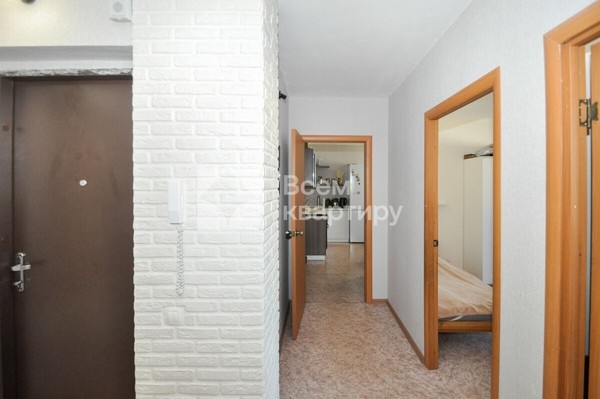 Продам двухкомнатную (2-комн.) квартиру, Петухова ул, 103/2, Новосибирск г