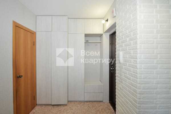 Продам двухкомнатную (2-комн.) квартиру, Петухова ул, 103/2, Новосибирск г