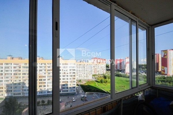 Продам двухкомнатную (2-комн.) квартиру, Петухова ул, 103/2, Новосибирск г