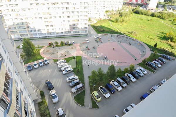 Продам двухкомнатную (2-комн.) квартиру, Петухова ул, 103/2, Новосибирск г