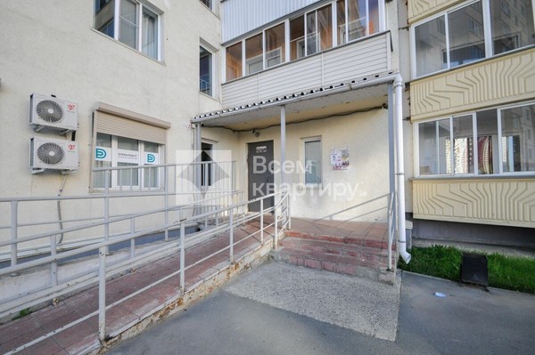 Продам двухкомнатную (2-комн.) квартиру, Петухова ул, 103/2, Новосибирск г