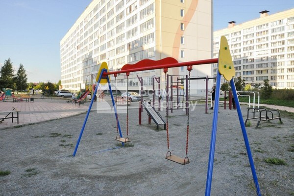 Продам двухкомнатную (2-комн.) квартиру, Петухова ул, 103/2, Новосибирск г