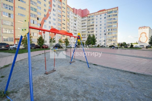 Продам двухкомнатную (2-комн.) квартиру, Петухова ул, 103/2, Новосибирск г