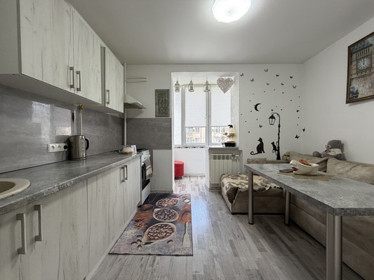 Продам трехкомнатную (3-комн.) квартиру, Мира ул, 2, Бахчисарай г