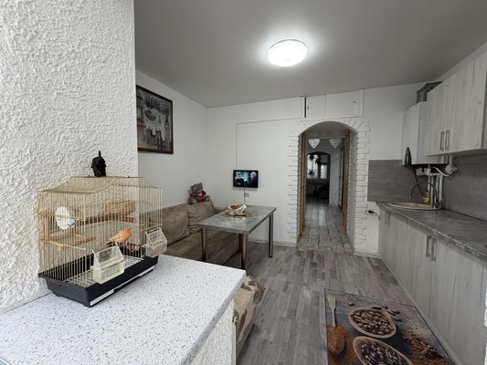 Продам трехкомнатную (3-комн.) квартиру, Мира ул, 2, Бахчисарай г