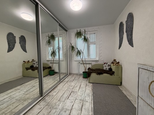 Продам трехкомнатную (3-комн.) квартиру, Мира ул, 2, Бахчисарай г