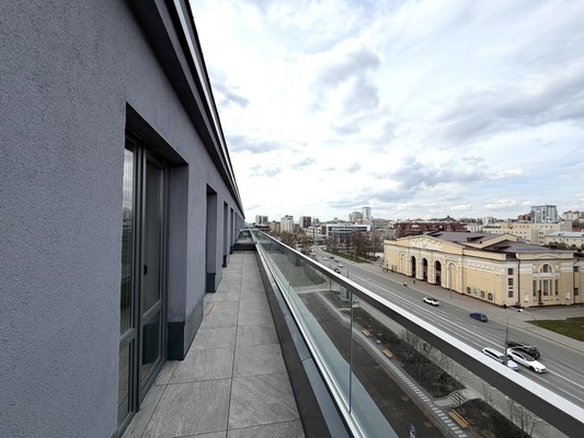 Продам трехкомнатную (3-комн.) квартиру, Павлюхина ул, 26к2, Казань г