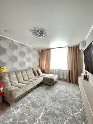 Продам двухкомнатную (2-комн.) квартиру, Большая ул, 181, Ишим г