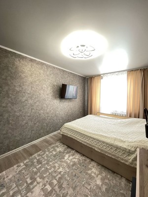 Продам двухкомнатную (2-комн.) квартиру, Большая ул, 181, Ишим г