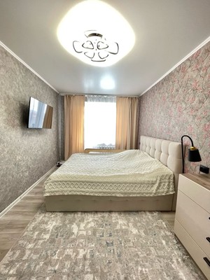 Продам двухкомнатную (2-комн.) квартиру, Большая ул, 181, Ишим г